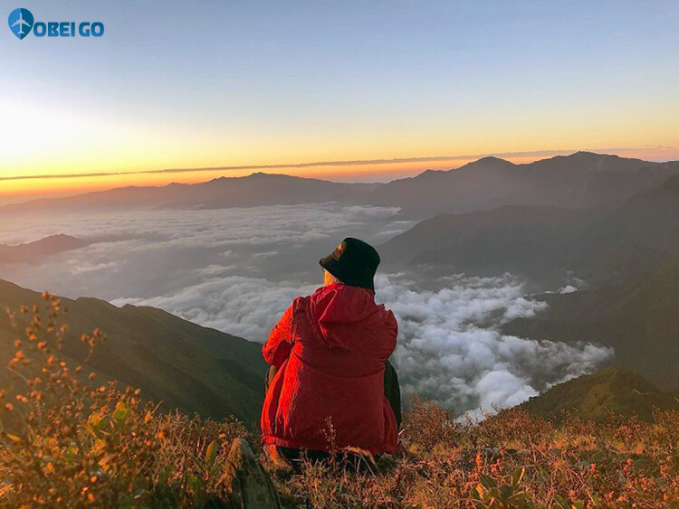 review trải nghiệm và selfie tại đỉnh núi Phú Lương Yên Bái