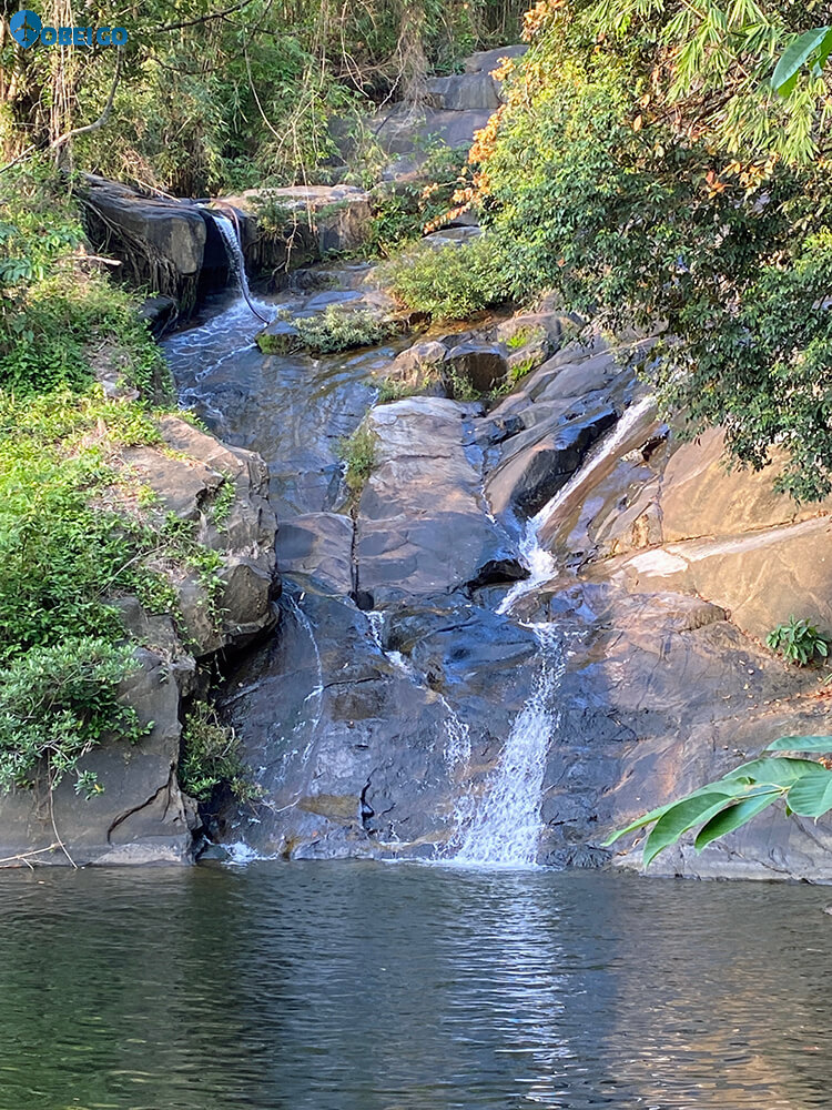 khung cảnh thiên nhiên xung quanh tại thác Đầu Trâu Tánh Linh Bình Thuận