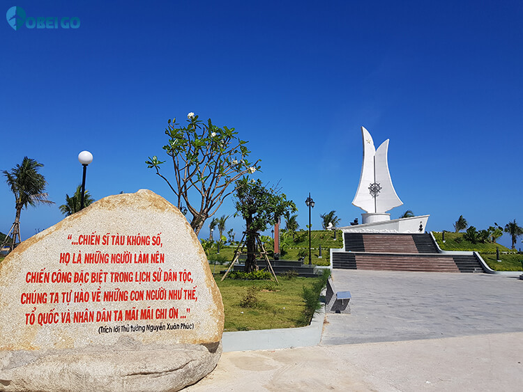 tham quan điểm đến Tàu Không Số tại Hoài Nhơn Bình Định
