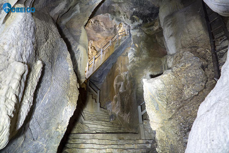 hang động đa dạng tại núi Voi Hải Phòng