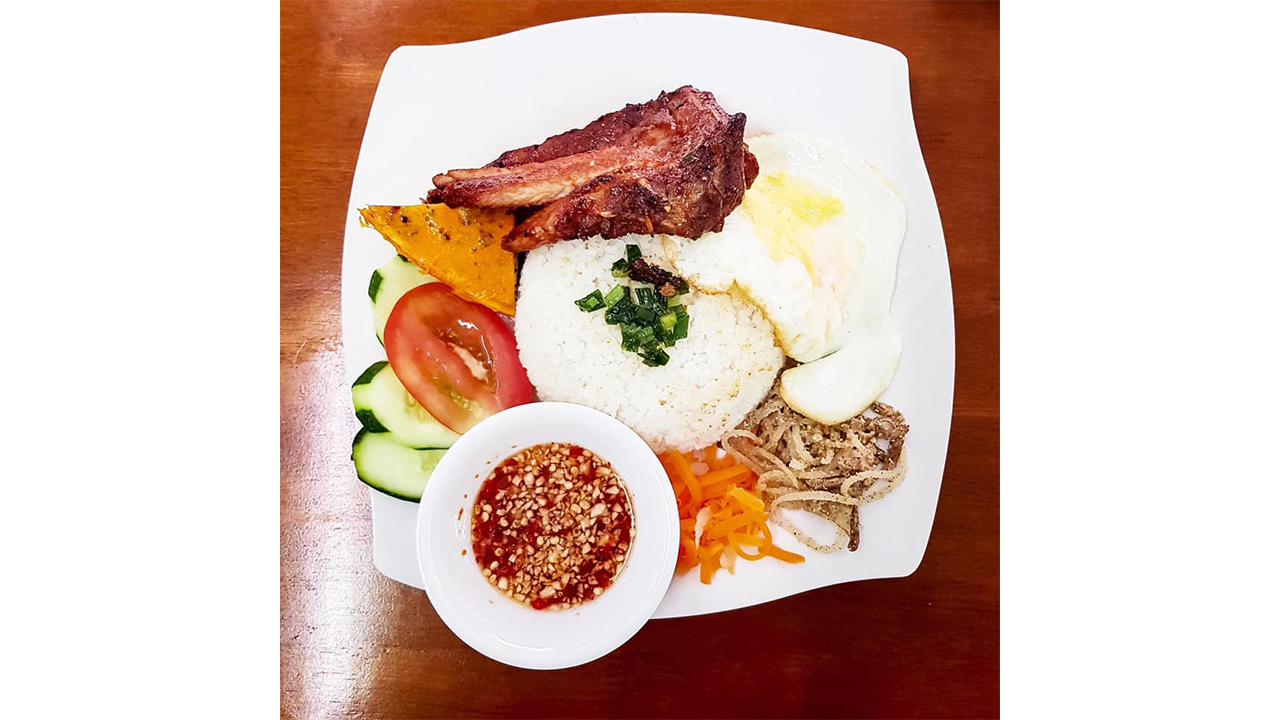 Cơm Tấm Sườn Que – Quán cơm trưa giá rẻ ở Nha Trang